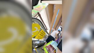 quay lén dưới váy bé học sinh người hàn