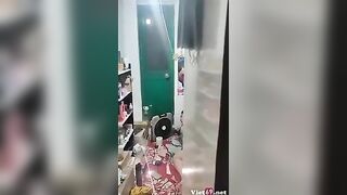 Quay lén thằng anh em rủ gái về phòng trọ địt rồi gửi cho bạn gái nó