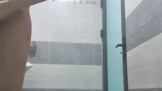 Tắm chung k nek