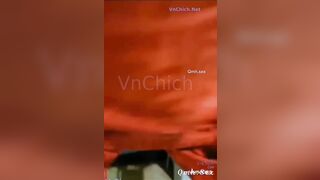 Vợ nấu mì tôm cho ăn lúc vừa đi làm về chồng nứng buồi địt tung lồn con vợ ngay tại b