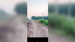 Public ngoài rẫy cùng em ghệ dâm