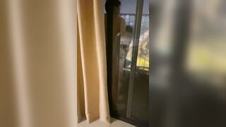cặp đôi pulic ở ban công bị phát hiện