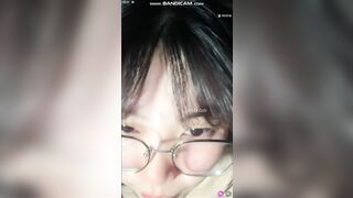Sex Nói Chuyện Dâm Đêm Khuya Cùng Gái Xinh Đeo Kính