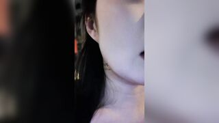 Gái dâm vú to ra đường gạ trai trẻ về nhà địt nhau tập thể