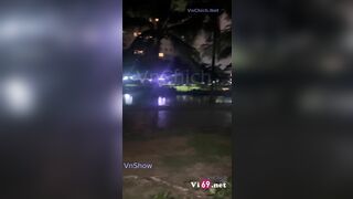 Giữa công viên mà em sinh viên xinh xắn cởi quần anh bú cu như chỗ không người 2