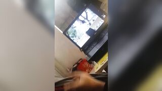 Thủ dâm với ảnh của chị gái