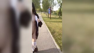 Em gái mình dây khoe hàng ngon trên công viên trường dâm đãng kích thích