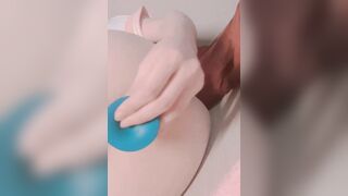 Ladyboy thủ dâm lỗ đít bằng cặc giả dâm đãng kích thích siêu dâm