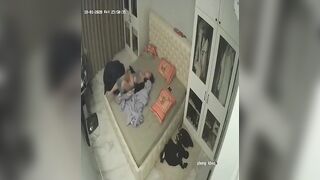 Bà dì khát tình bấy lâu thủ dâm hôm nay hẹn được phi công trẻ về bú lồn
