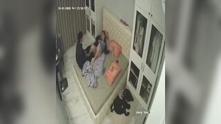 Bà dì khát tình bấy lâu thủ dâm hôm nay hẹn được phi công trẻ về bú lồn
