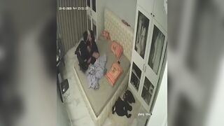 Bà dì khát tình bấy lâu thủ dâm hôm nay hẹn được phi công trẻ về bú lồn