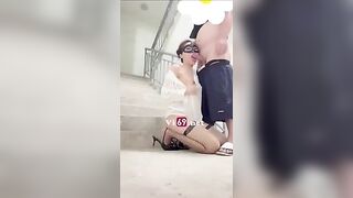 Gạ e KTV Ra Cầu Thang Public Bú Cu Djt Nhau SƯỚNG LỒN bị Phát hiện kích thích