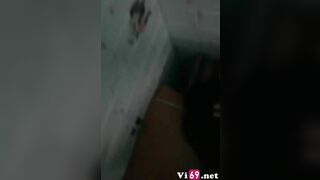 Chơi xong anh còn bắt nằm xuống để anh xuất vào mặt 2