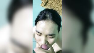 Xin cô bạn thân đưa mặt thủ dâm cho bắn