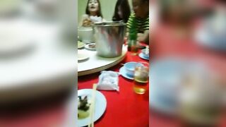 Mấy em PG khỏa thân chiều đại gia ngồi nhậu