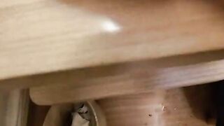 Bạo đâm quá nhét tàn thuốc vào lồn rồi địt