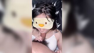 Ngậm kẹo nổ rồi bú cu anh sướng điên