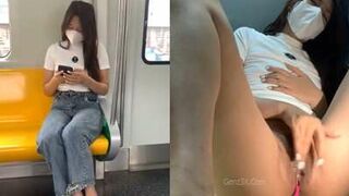 Sex Công Cộng Trong Wc Metro Của 2 Em Hot Girl