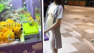 bé học sinh lớp 12 tập tành khoe hàng ở tttm - phần 2