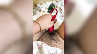 học sinh mới lớn tập tành thủ dâm bằng máy rung trong nhà tắm