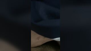bé học sinh tập nhún 2