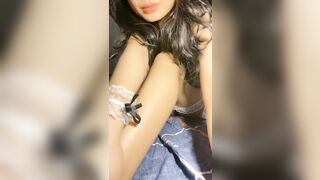 bé học sinh ngày đi học tối về làm idol live sex