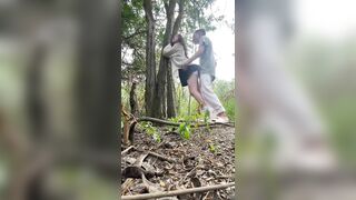 cặp đôi học sinh không có tiền vào nhà nghỉ rủ nhau lên rừng chịch
