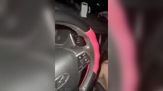 móc lốp bé học sinh trên ô tô