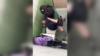 quay lén 2 em học sinh trốn học địt nhau