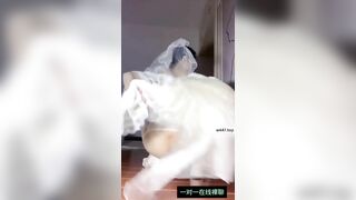 Cô dâu thủ dâm trước ngày cưới cho người yêu xem bằng cặc khủng lồn múp không lông