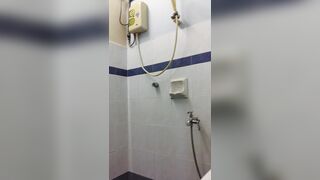 gạ gẫm con em họ 2k9 quay video lúc tắm