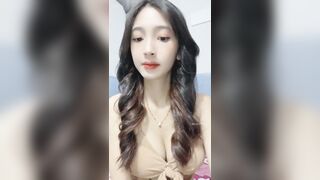 gái xinh lần đầu live lên em còn ngại