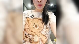 cắp vú cực đẹp của bé học sinh đã thế em lại còn xinh nữa chứ