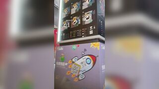 quay lén dưới váy mấy em xinh tươi đi dạo phố -phần 3