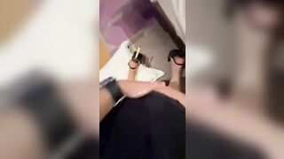 bé sinh viên ngoan ngoãn bú cu cho bố nuôi