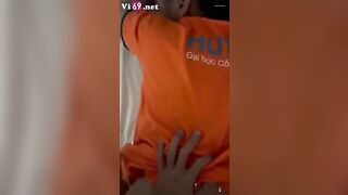 Nứng, xé Legging xinh Viên HUTECH Ko Kịp cởi Áo Vì nứng cặc xuất Tinh đầy lồn