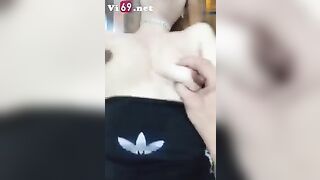 Cô giúp việc trẻ trung chăm sóc con cặc ông chủ khi bà chủ đi vắng