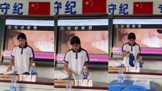 Thầy giáo mở nhầm file phim sex trong giờ học ở Trung Quốc