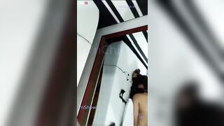 Con bạn thân đòi cởi bao cho địt trần xuất tinh vào lồn và cái kết