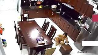 Xem cam thấy chị dâu đang quay khiêu dâm tự sướng