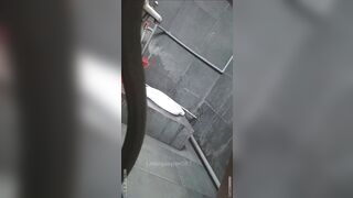 Quay lén cô giáo cấp 2 giáo viên ngoại ngữ Nguyễn Ánh Như đi đái hồn nhiên ghê