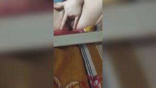 Em gái mới lớn móc lồn điên loạn giữa đêm