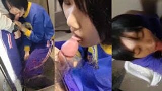 Dụ dỗ em học sinh mới lớn ngây thơ vào nhờ vệ sinh ép em nó bú cu
