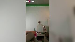 Gái dâm bú mút con cặc ngoài đường đưa nhau về nhà nghỉ địt nhau dâm đãng