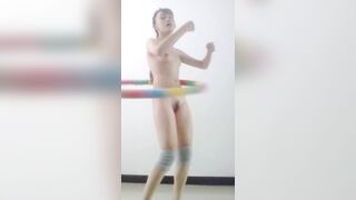 Lắc vòng thế này ối anh chết à