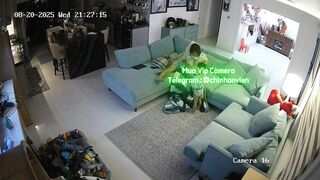 Hack Camera Mẹ Kế Dâm Đãng Khoe Vú Trước Mặt Con Chồng