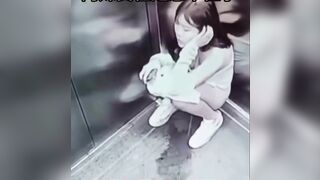 Gái xinh say rượu đái trong thàng máy bị cam quay lén hàng ngon