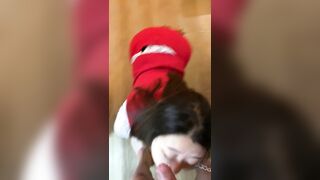bé nhân viên văn phòng làm thêm ngoài giờ