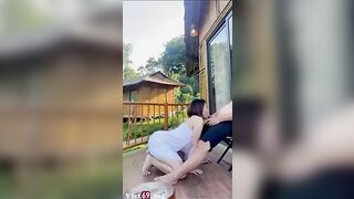 Đi cafe còn được em nhân viên chăm sóc con cặc bằng miệng phê tuyệt