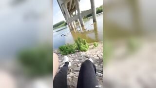 Ra sông chơi bóp vú con bạn thân vú to hàng ngon dâm đãng